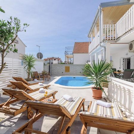Apartments Villa Sanda - With Pool Трогір Екстер'єр фото