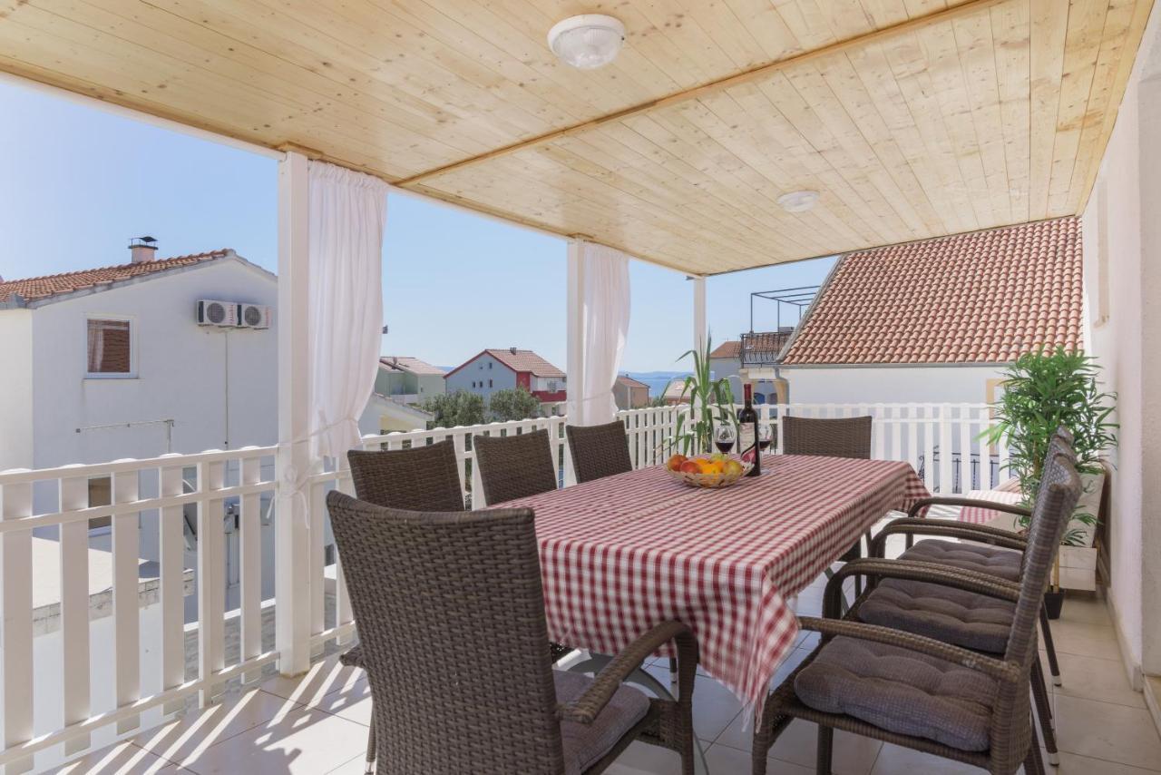 Apartments Villa Sanda - With Pool Трогір Екстер'єр фото