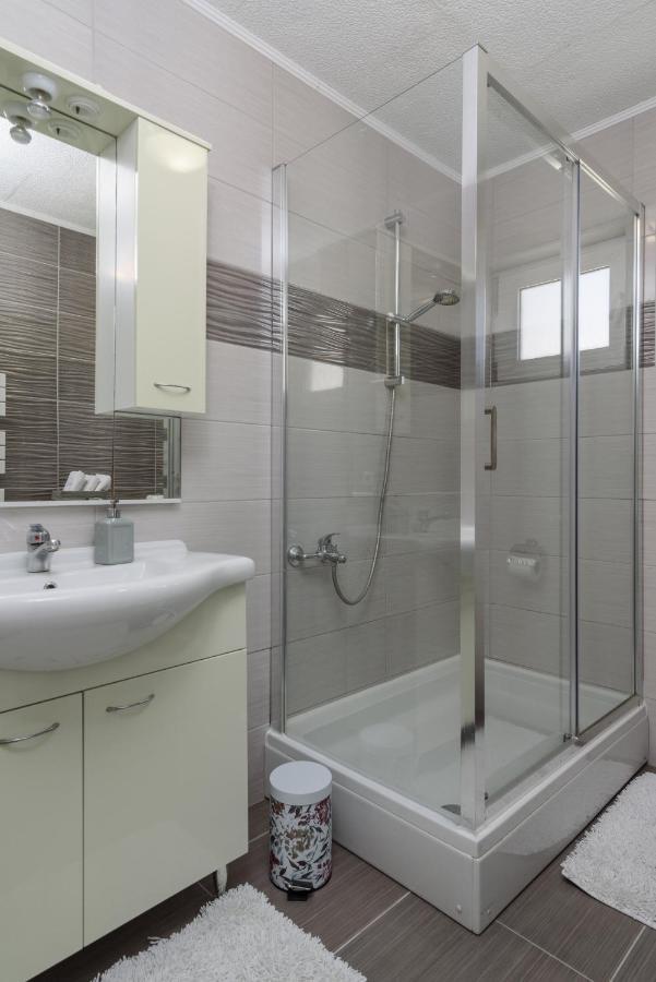 Apartments Villa Sanda - With Pool Трогір Екстер'єр фото