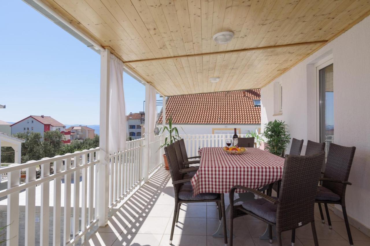 Apartments Villa Sanda - With Pool Трогір Екстер'єр фото