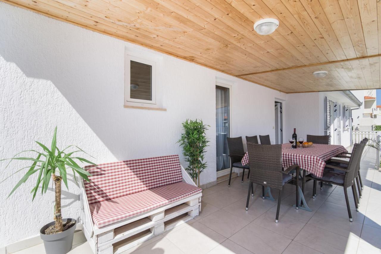 Apartments Villa Sanda - With Pool Трогір Екстер'єр фото