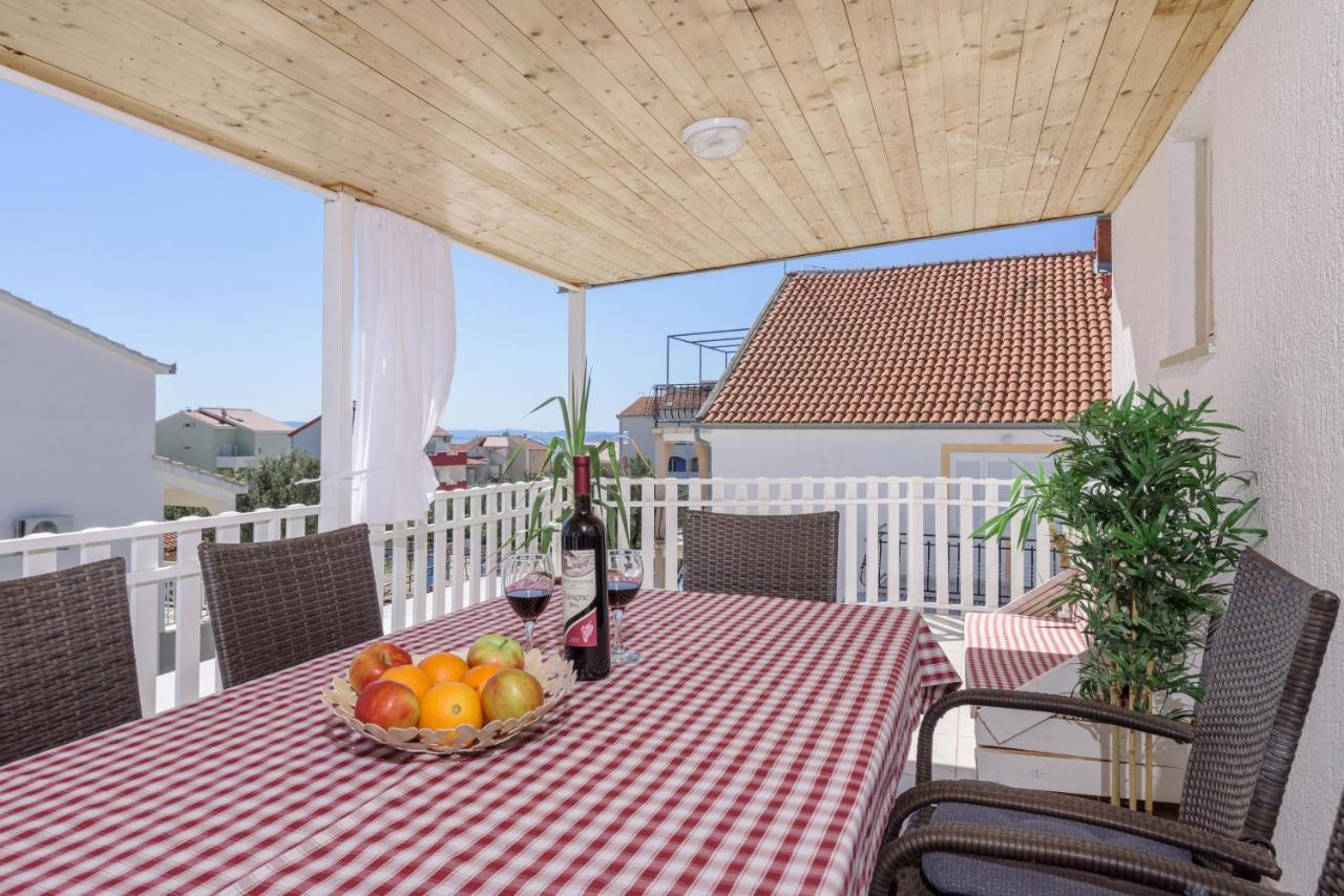 Apartments Villa Sanda - With Pool Трогір Екстер'єр фото