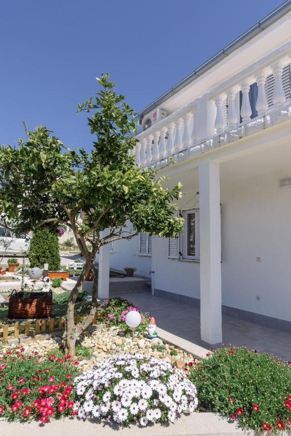 Apartments Villa Sanda - With Pool Трогір Екстер'єр фото