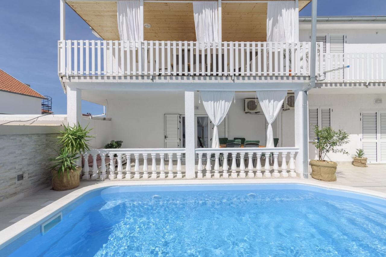 Apartments Villa Sanda - With Pool Трогір Екстер'єр фото
