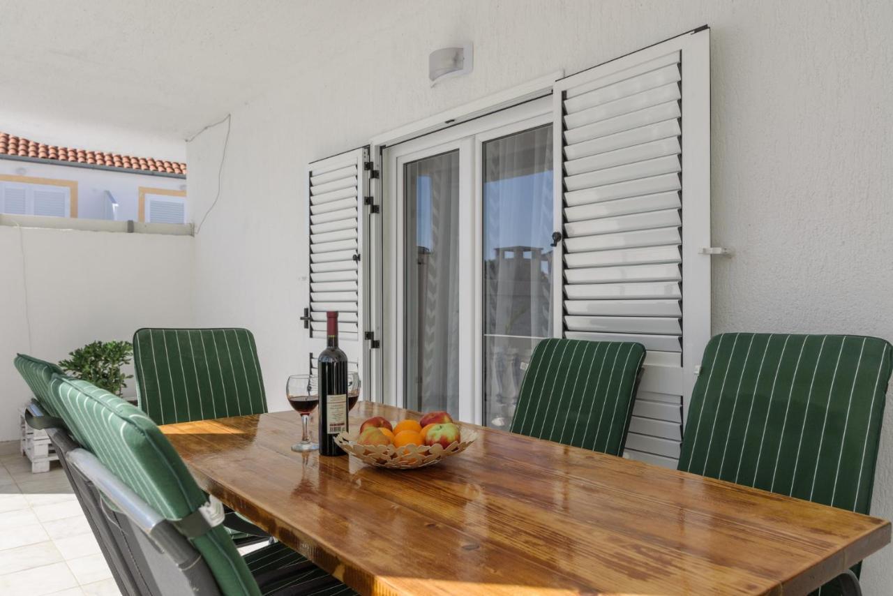 Apartments Villa Sanda - With Pool Трогір Екстер'єр фото