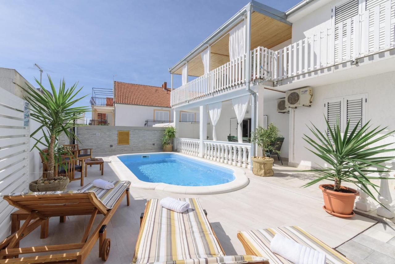 Apartments Villa Sanda - With Pool Трогір Екстер'єр фото