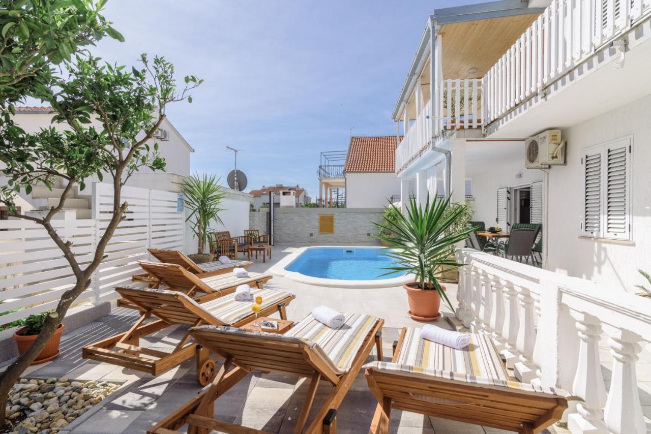 Apartments Villa Sanda - With Pool Трогір Екстер'єр фото