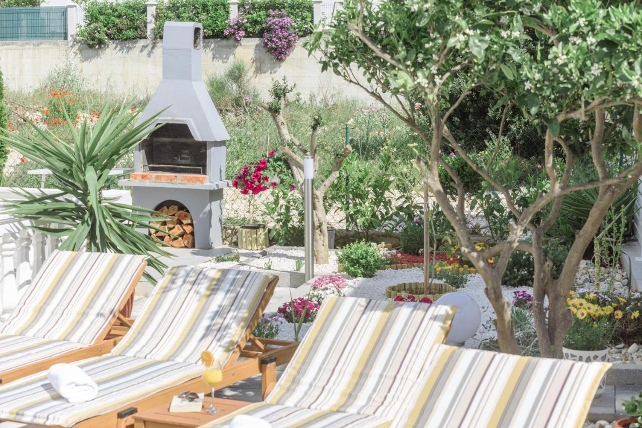 Apartments Villa Sanda - With Pool Трогір Екстер'єр фото